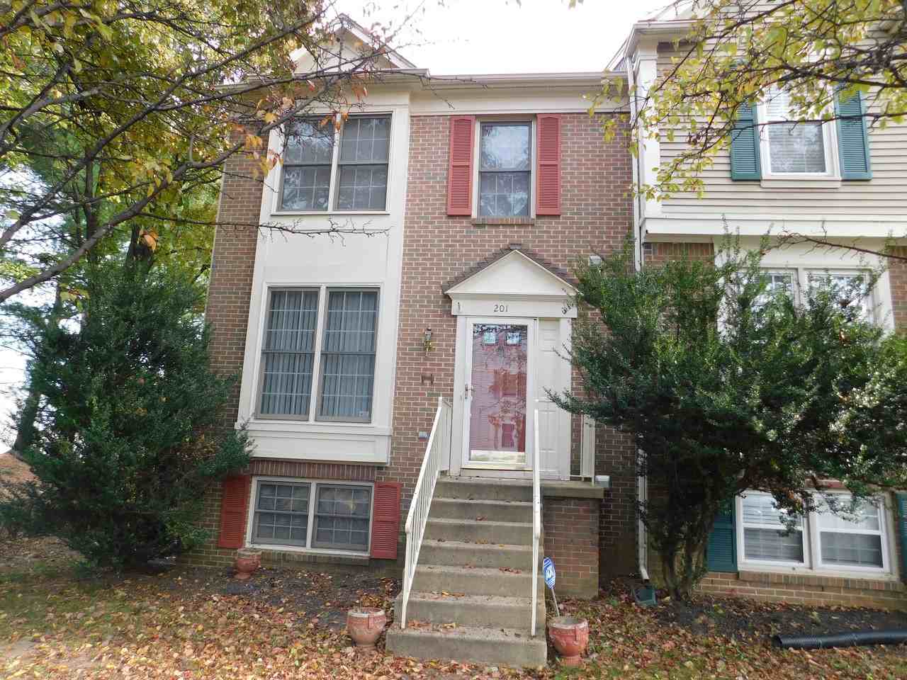 201 Falkirk Ct - Photo 2 of 35