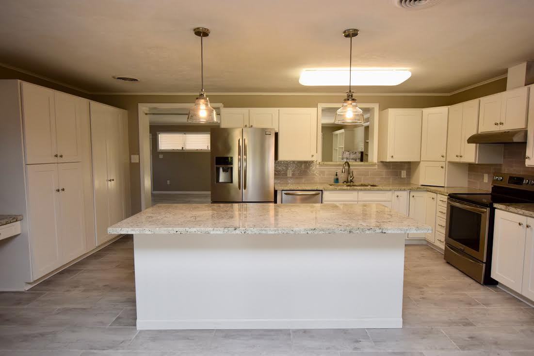 1204 Beech St - Photo 3 of 13