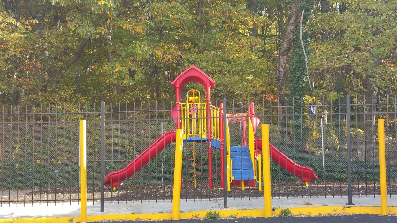 2337 Green St Se - Photo 2 of 8