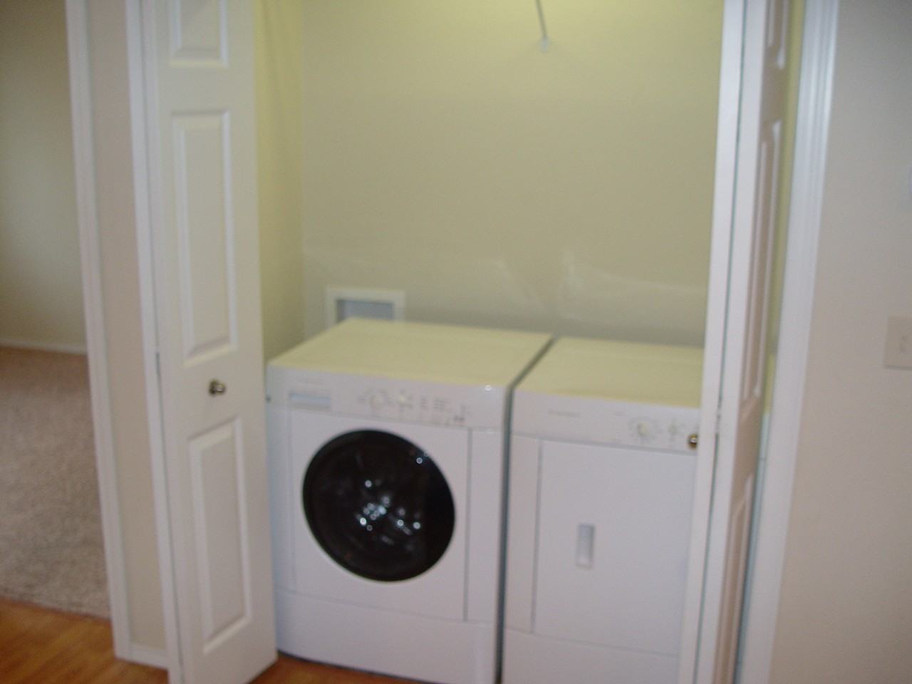 21 W Evergreen Dr - Photo 3 of 4