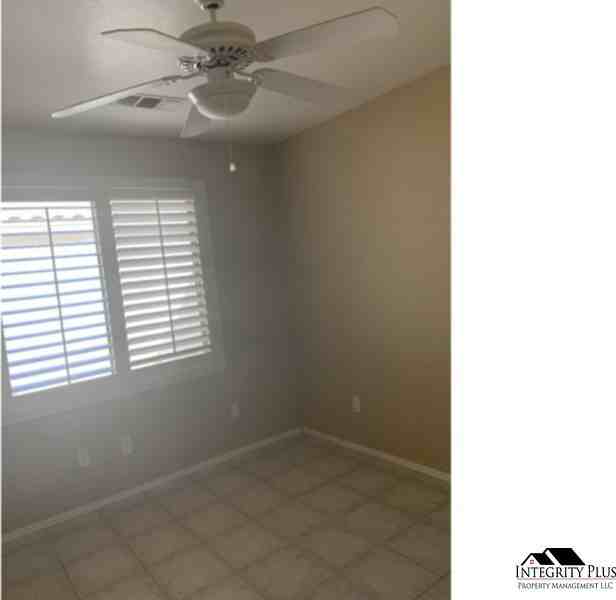 572 W Casa Mirage Dr - Photo 3 of 11