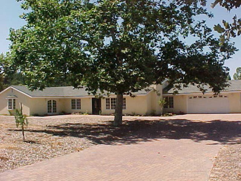 3205 Amber Farms Rd - Photo 2 of 12