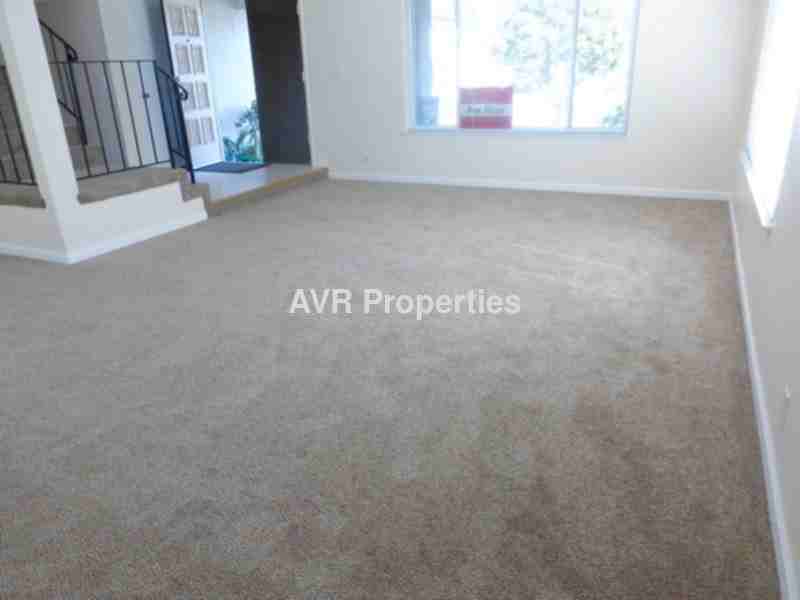 5451 Delia Way - Photo 3 of 32