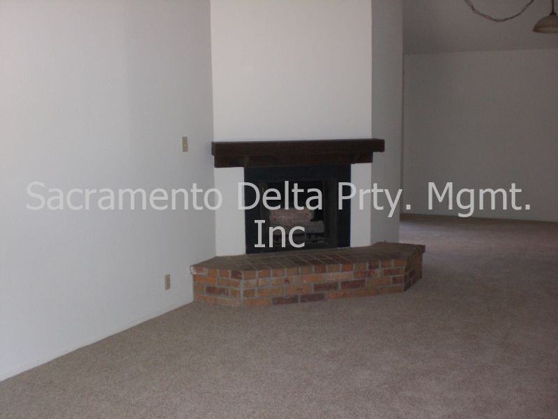 6013 Woodminster Cr - Photo 3 of 11