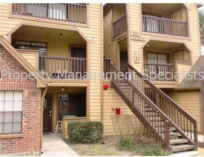 355 Lakepointe Dr #201
