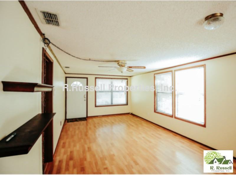 261 W 2nd St - Photo 3 of 15