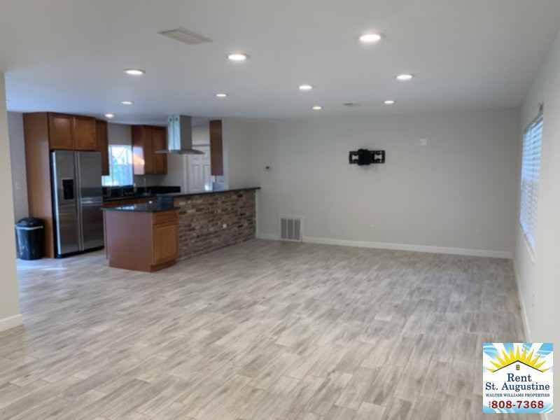 215 W Carver St - Photo 2 of 19