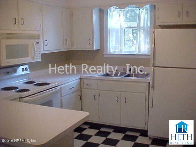 3218 Herschel St #1 - Photo 3 of 7