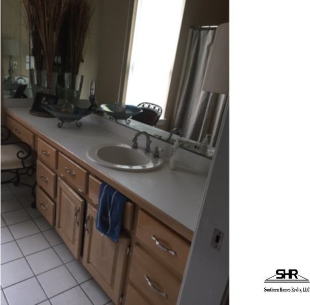 2014 Downing Dr - Photo 2 of 2