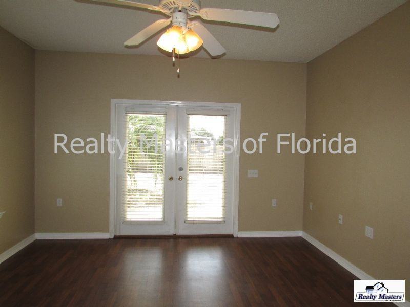 1531 Newcastle Way - Photo 3 of 15