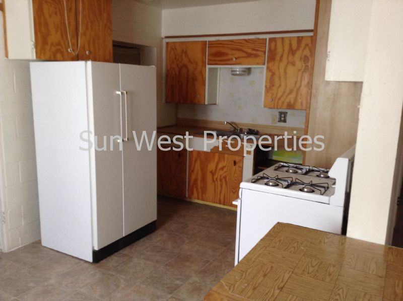 1609 Maple - Photo 3 of 9