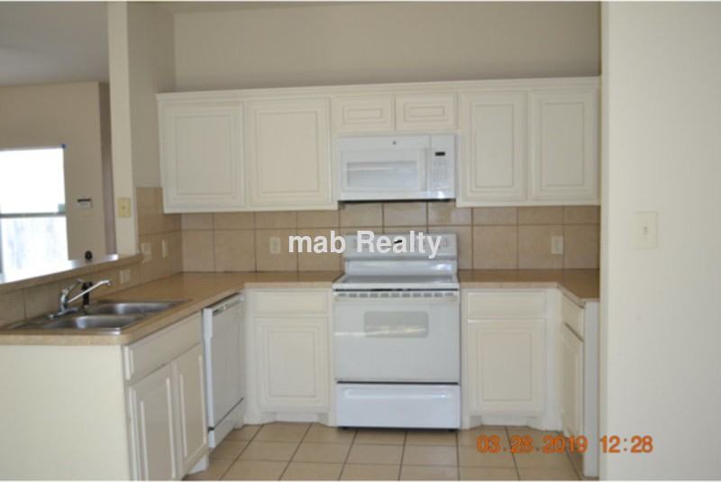 3243 Wexford - Photo 2 of 7