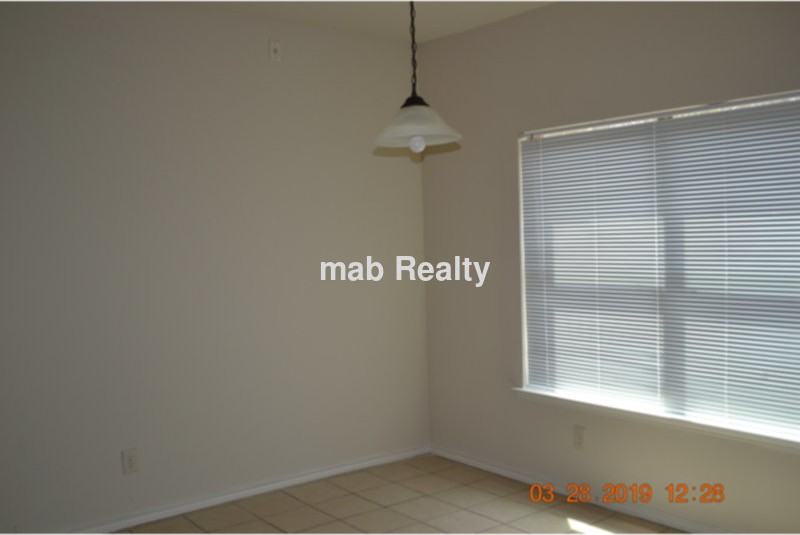 3243 Wexford - Photo 3 of 7