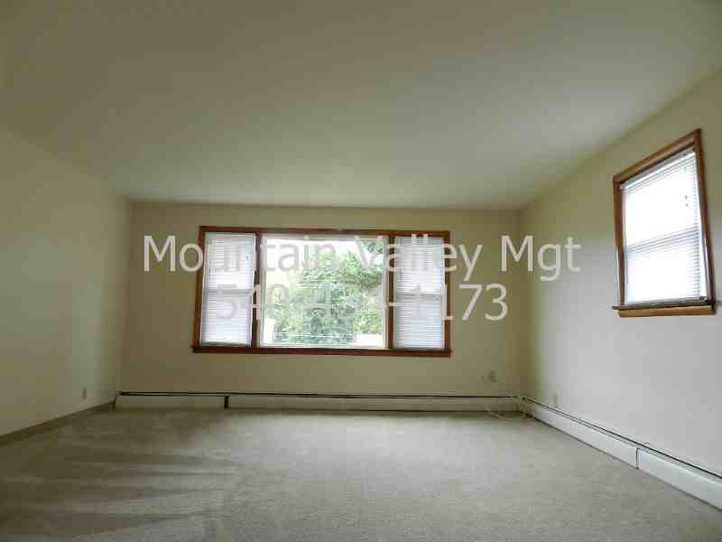 5827 Gospel St - Photo 3 of 12