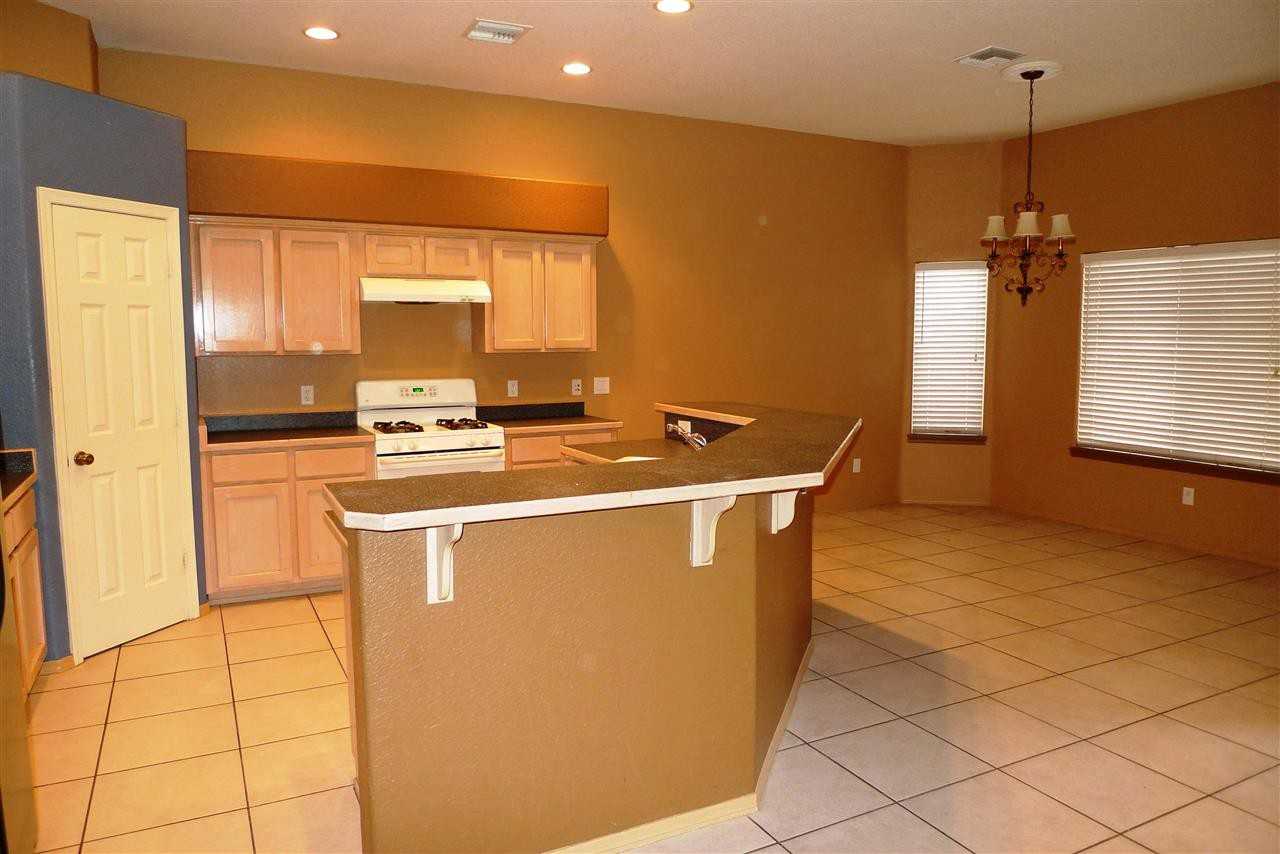 10371 E 39 St - Photo 2 of 16