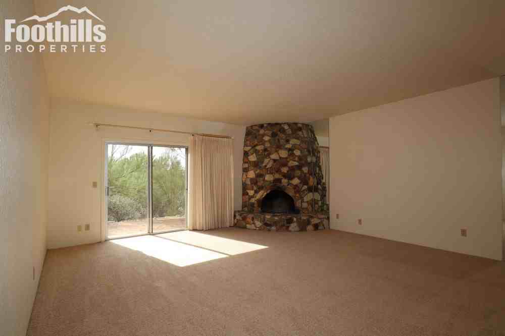 6483 N Foothills Dr - Photo 2 of 28