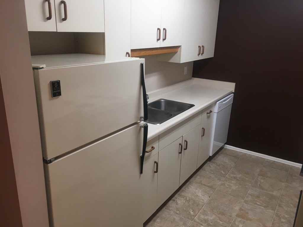 217 B Cree Place Apartments in Lawson Heights Suburban Centre