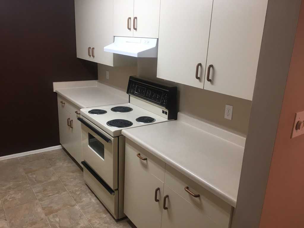 217 B Cree Place Apartments in Lawson Heights Suburban Centre