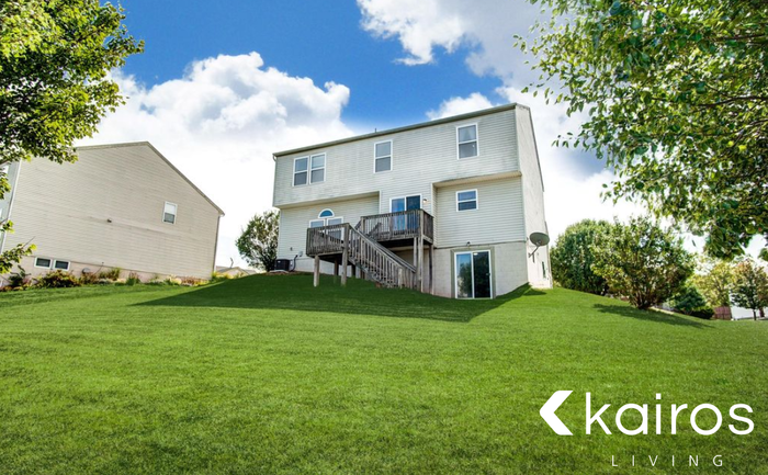 390 Westview Ter - Photo 2 of 19