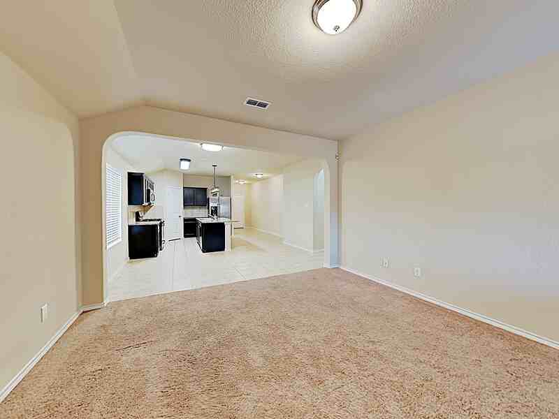 1204 Walnut Cliff Ct - Photo 3 of 16