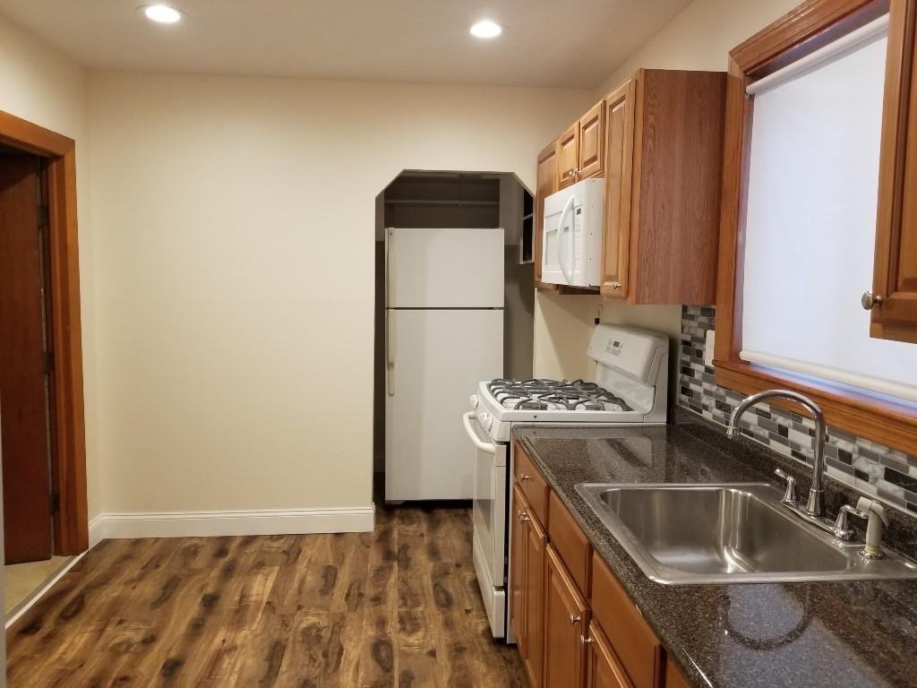 48 West School Street 1 St Floor - Photo 2 of 9