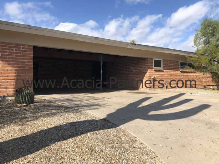 5955 East 5th Street - Photo 3 of 20