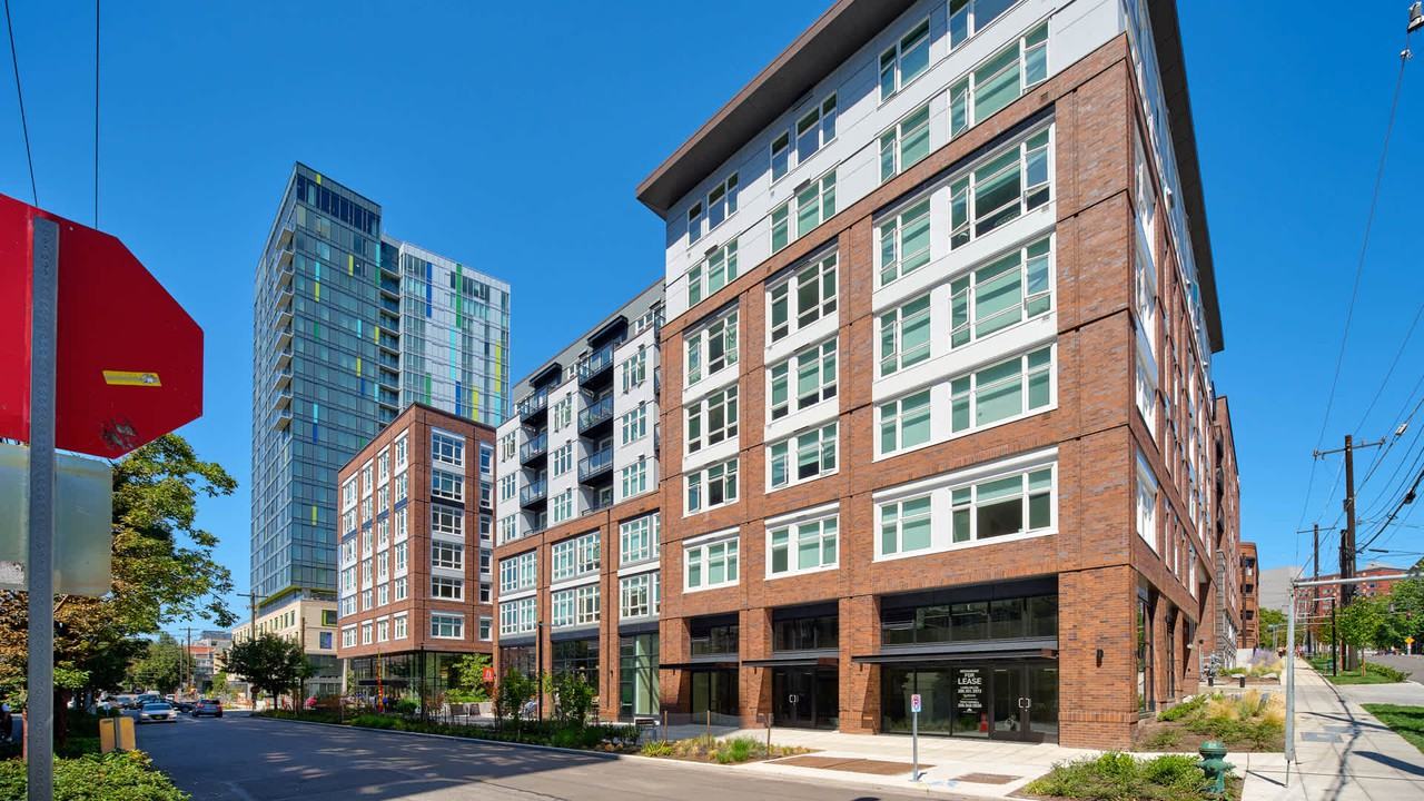 Saxton - Photo 3 of 50