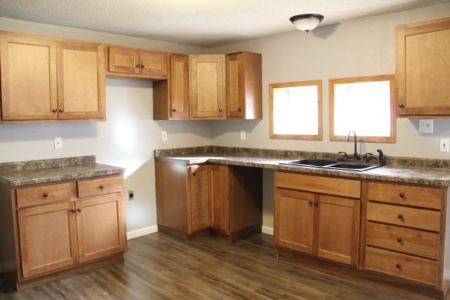 2006 E Clark St - Photo 3 of 19