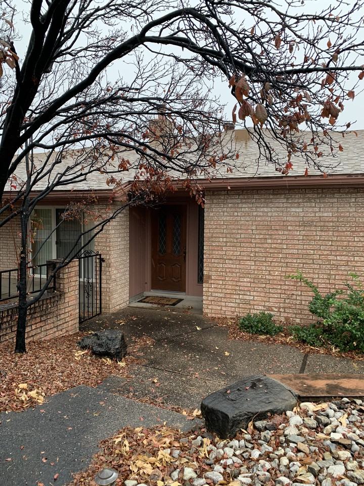 9230 Admiral Lowell Ave Ne - Photo 3 of 3