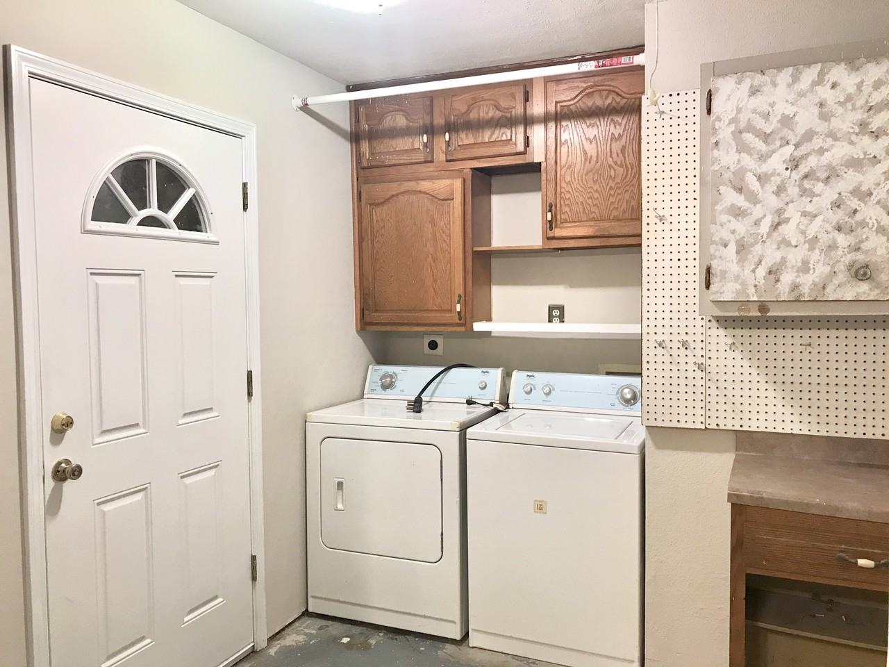 57 Duffy St - Photo 3 of 5