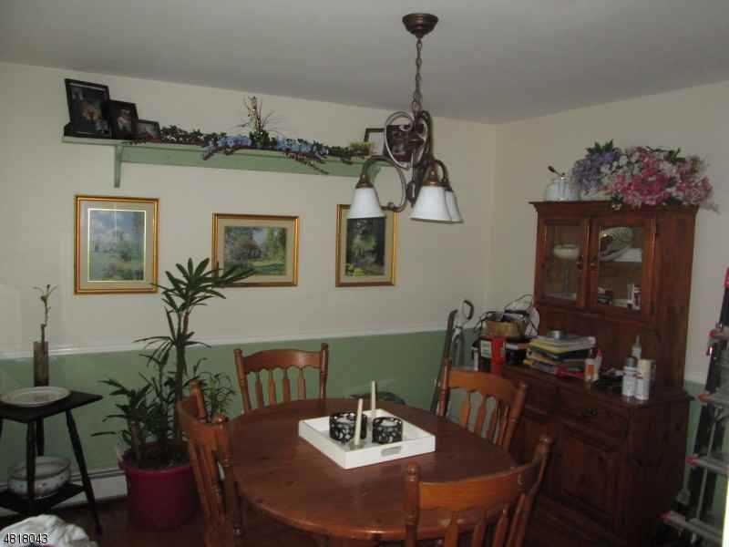 25 Condict Rd - Photo 3 of 19