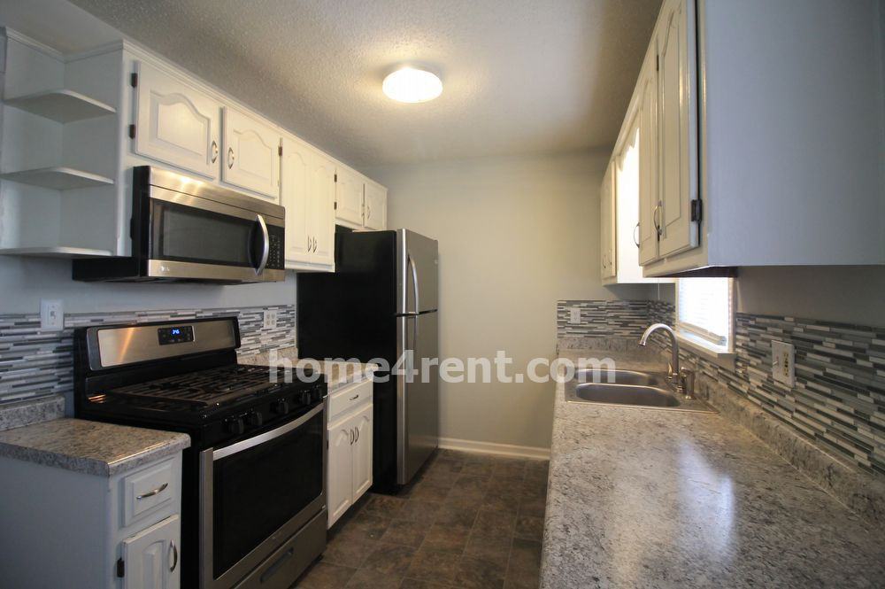 816 Thornton St - Photo 3 of 20