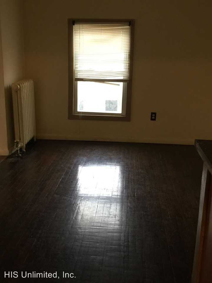 109 Guy Park - Photo 2 of 6