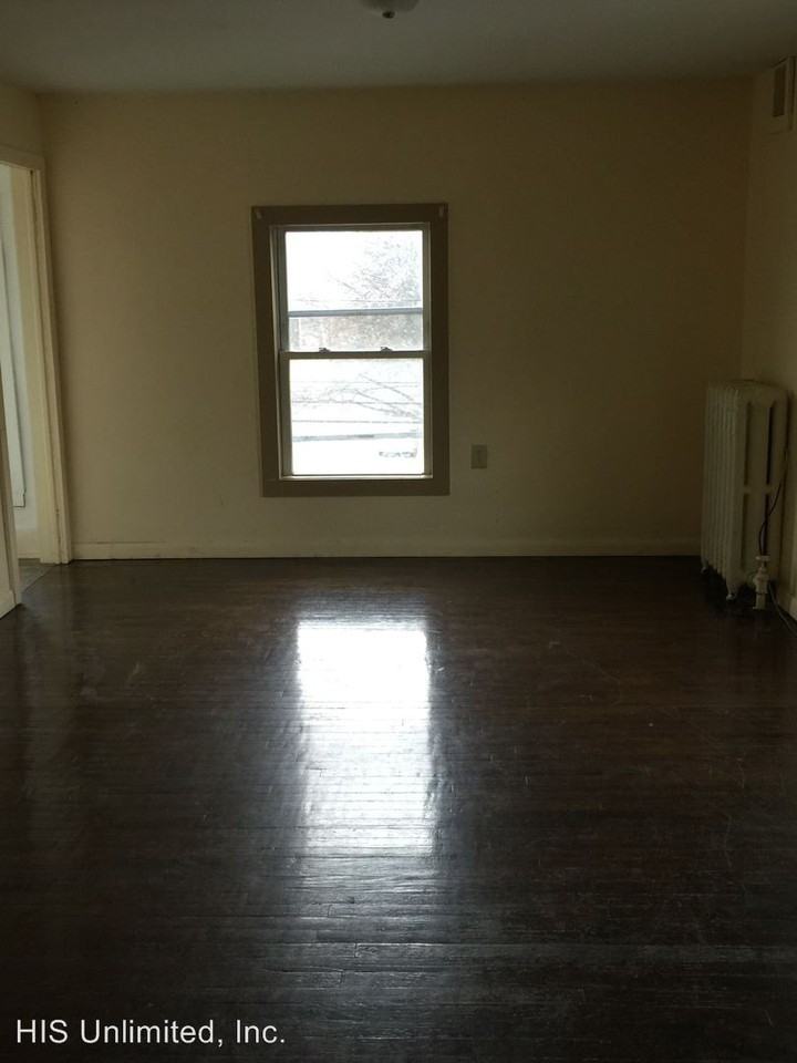 109 Guy Park - Photo 3 of 6