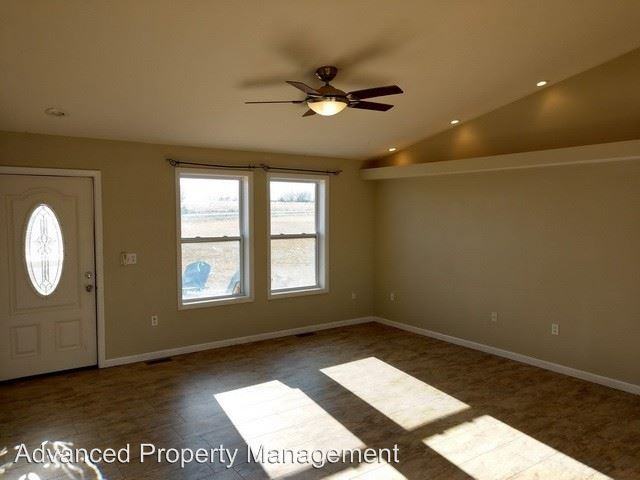 5275 Jamie Cir - Photo 3 of 37