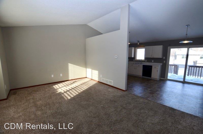 2929 Shadow Creek Ln - Photo 2 of 15