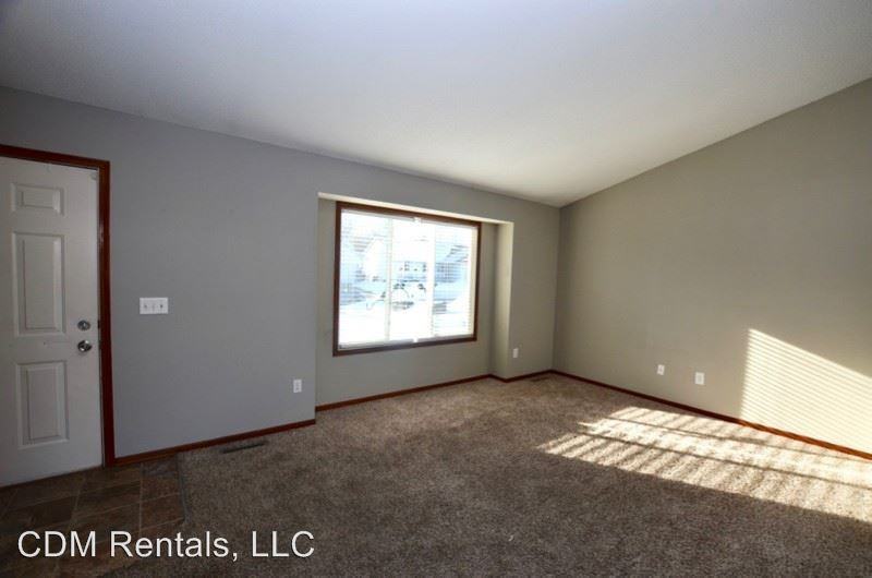 2929 Shadow Creek Ln - Photo 3 of 15