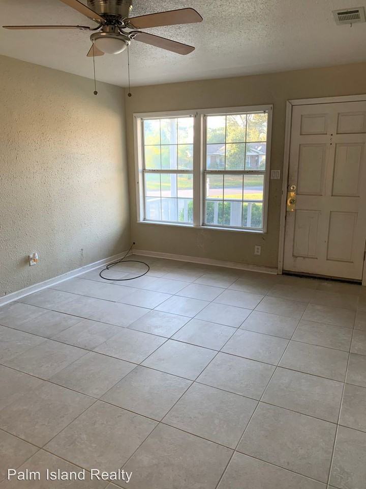 5698 Wickford Ln - Photo 3 of 16