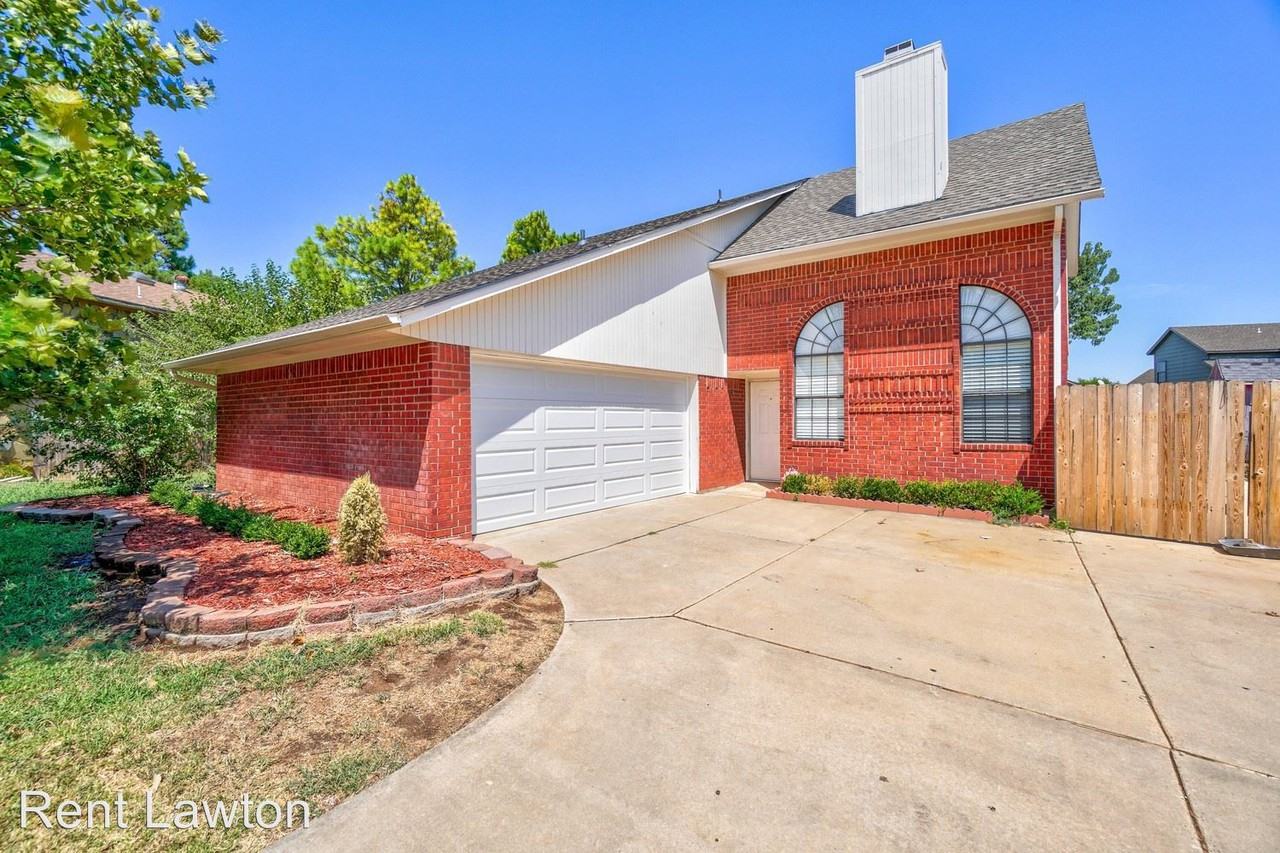 3036 Ne Stratford Circle - Photo 2 of 42