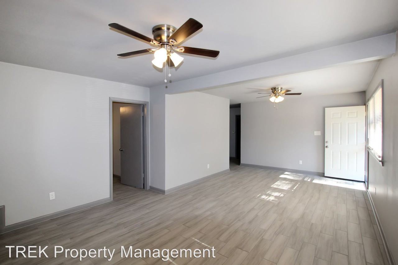 306 Stoneham Rd - Photo 2 of 9