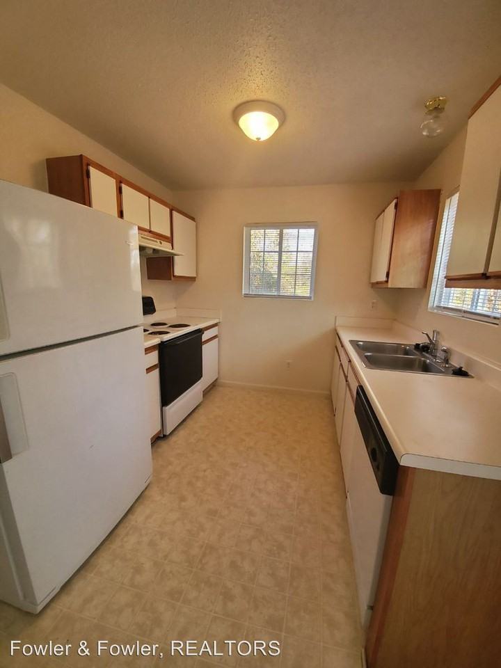 3234 Bowers Avenue - Photo 3 of 13