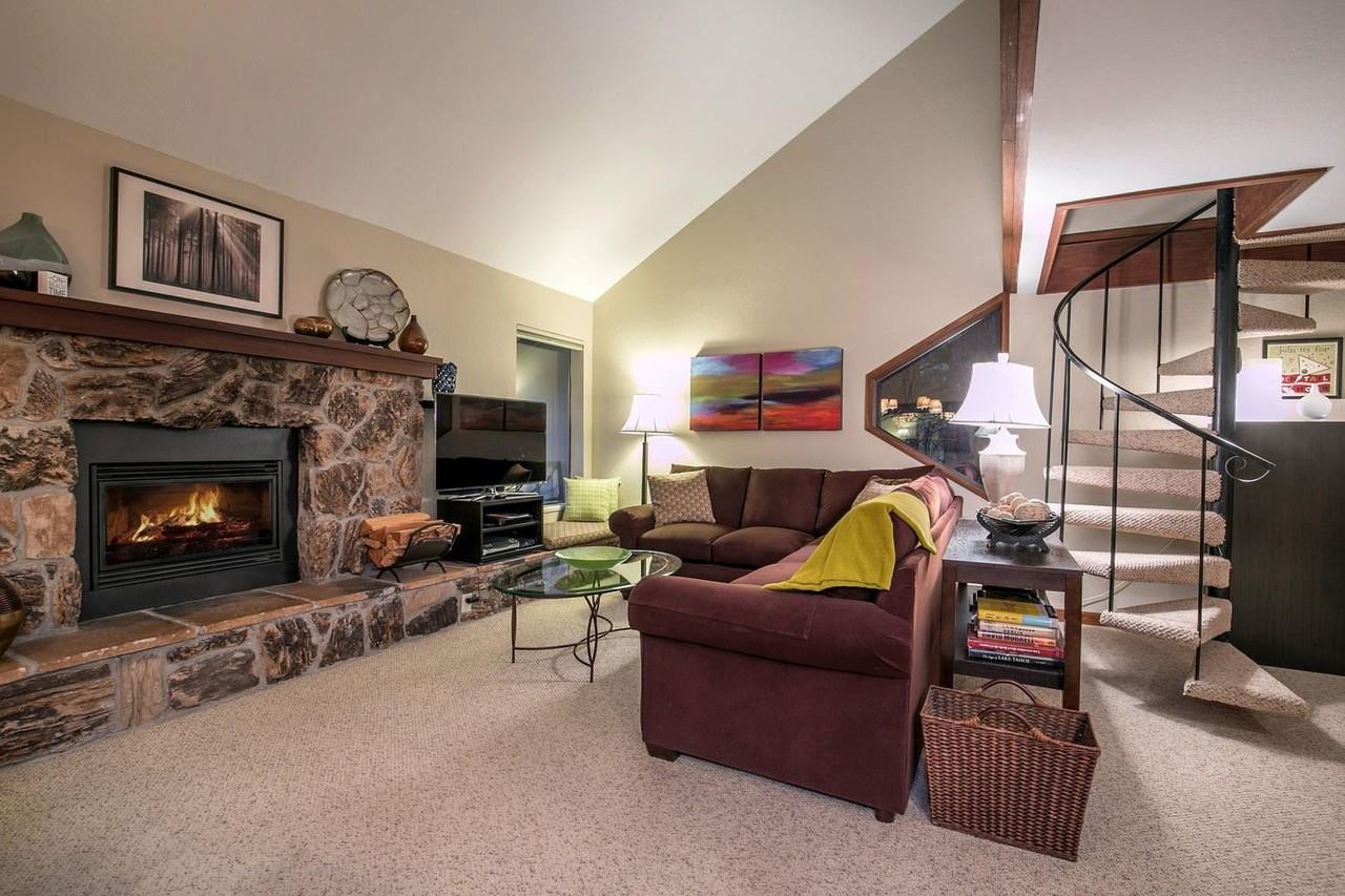 696 Village Blvd 30 - Photo 3 of 26