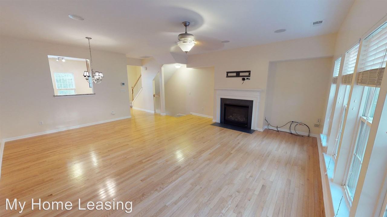 208 W Bland St. - Photo 3 of 39