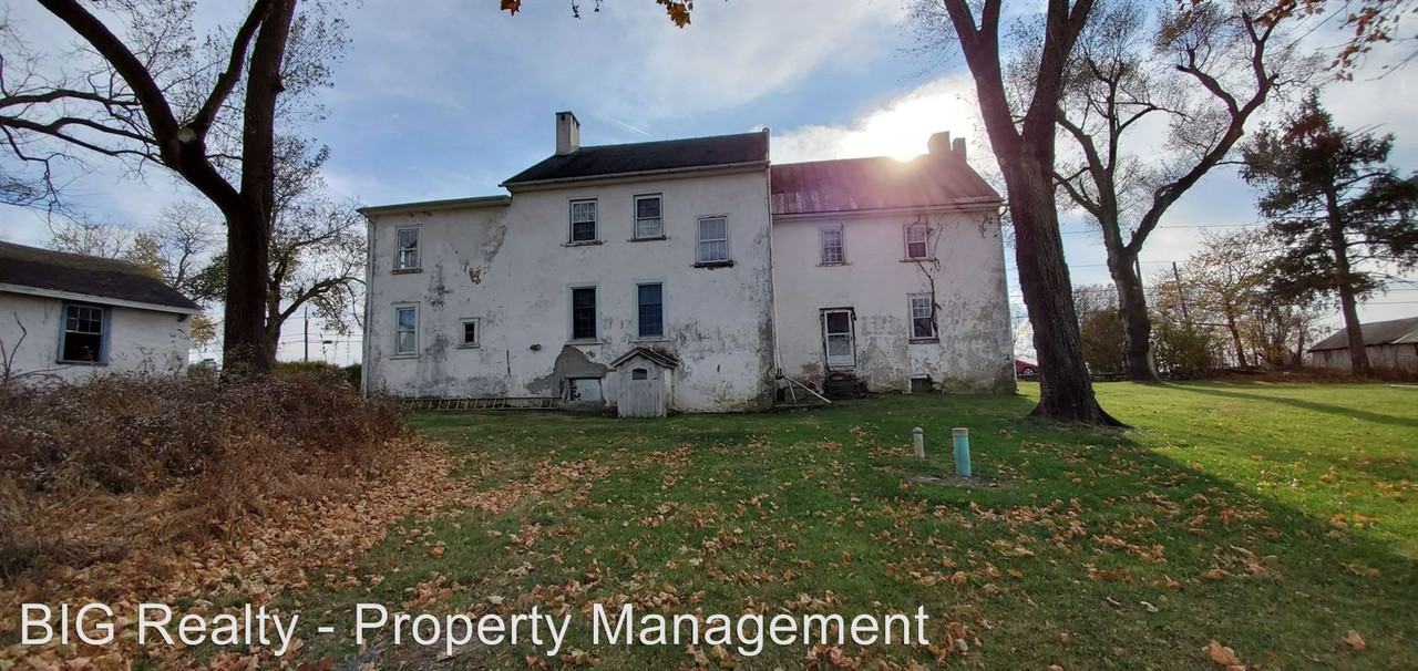 201 Ridge Rd - 1 - Photo 3 of 18