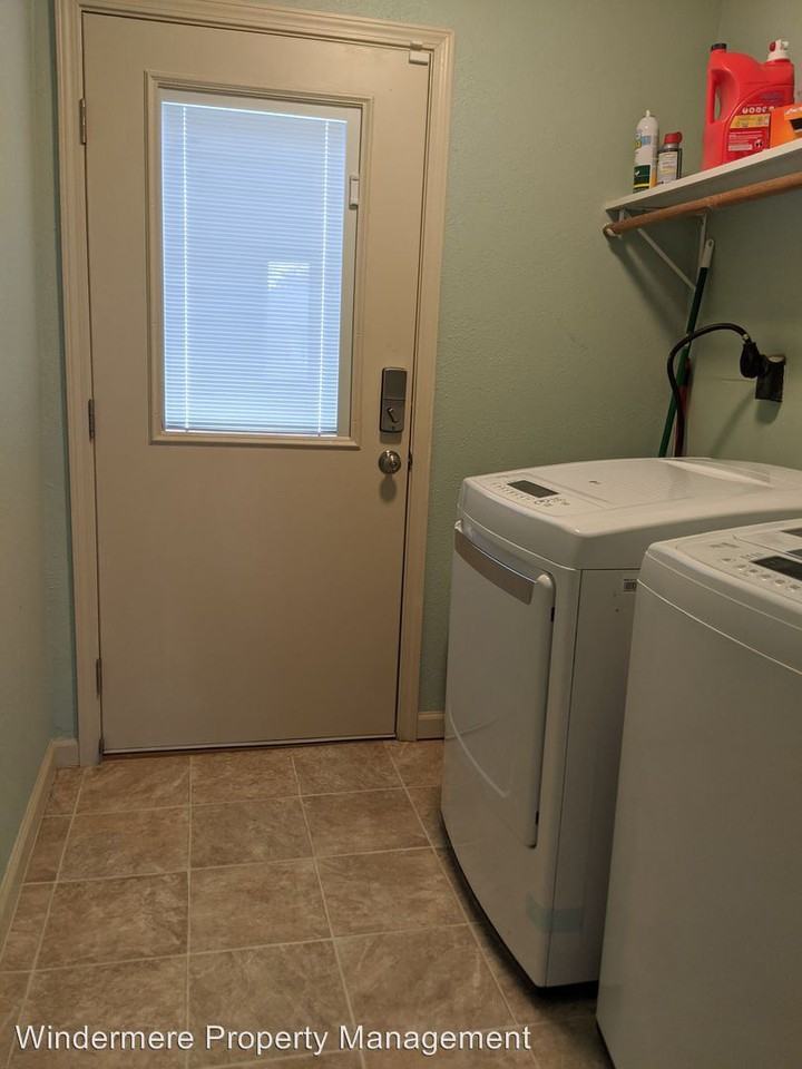 3203 Forest Drive - Photo 2 of 9