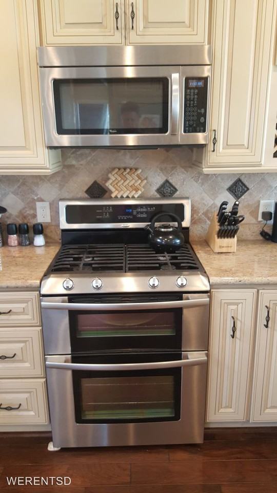 1306 Sassafras St - Photo 3 of 22