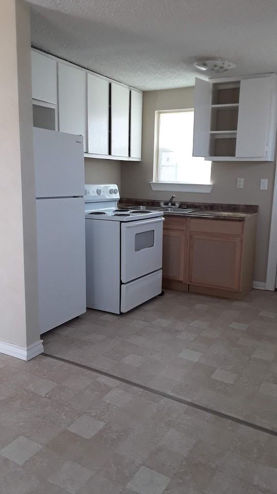 711 N Dallas St - Photo 2 of 11