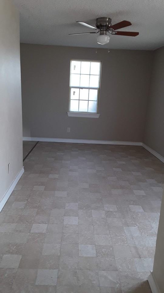 711 N Dallas St - Photo 3 of 11