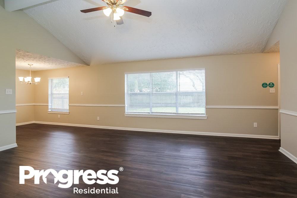 2906 Ocean Way - Photo 3 of 21