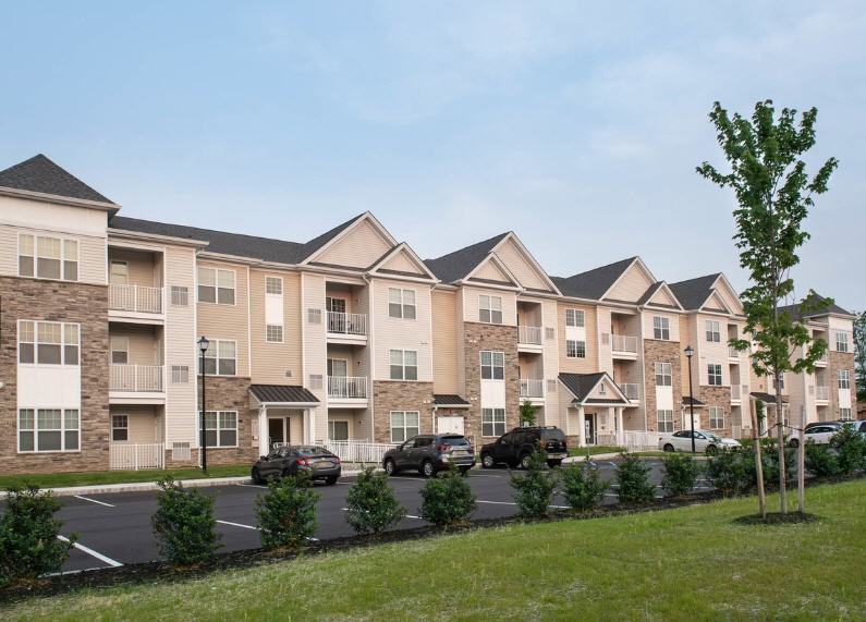 Hampshire Crossing - Photo 3 of 34